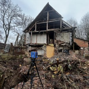 Skanowanie laserowe 3D obiektu zabytkowego w terenie